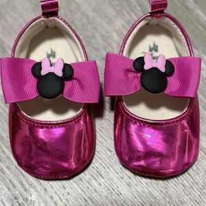 Disney Baby Minnie Mouse Pink Metallic Crib Shoes with Bow – Infant Size 9-12m